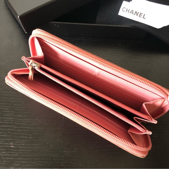 Chanel Camellia Zippy Zip Around Wallet - Picture 4 of 15